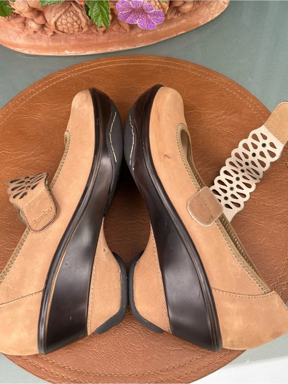Jambu Wonder Woman Wedge w/Strap